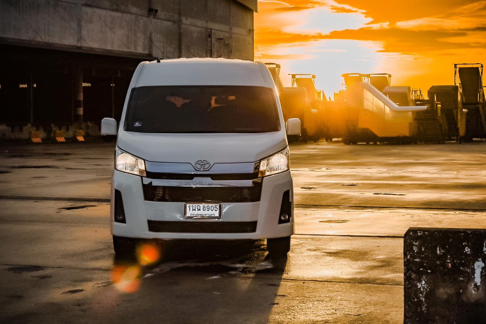 Toyota Commuter VAN BLACK SHIRT